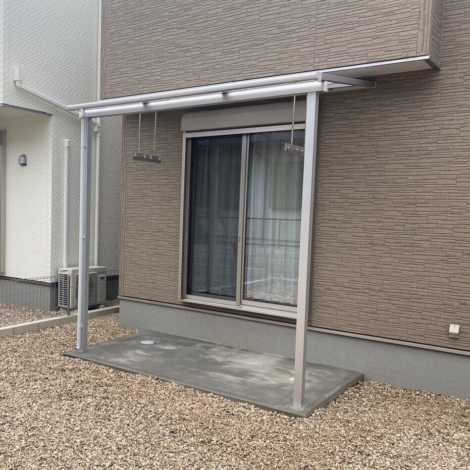 テラス屋根＋土間打ち工事完了です！